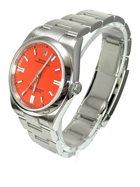 Rolex Oyster Perpetual 126000 Image 2